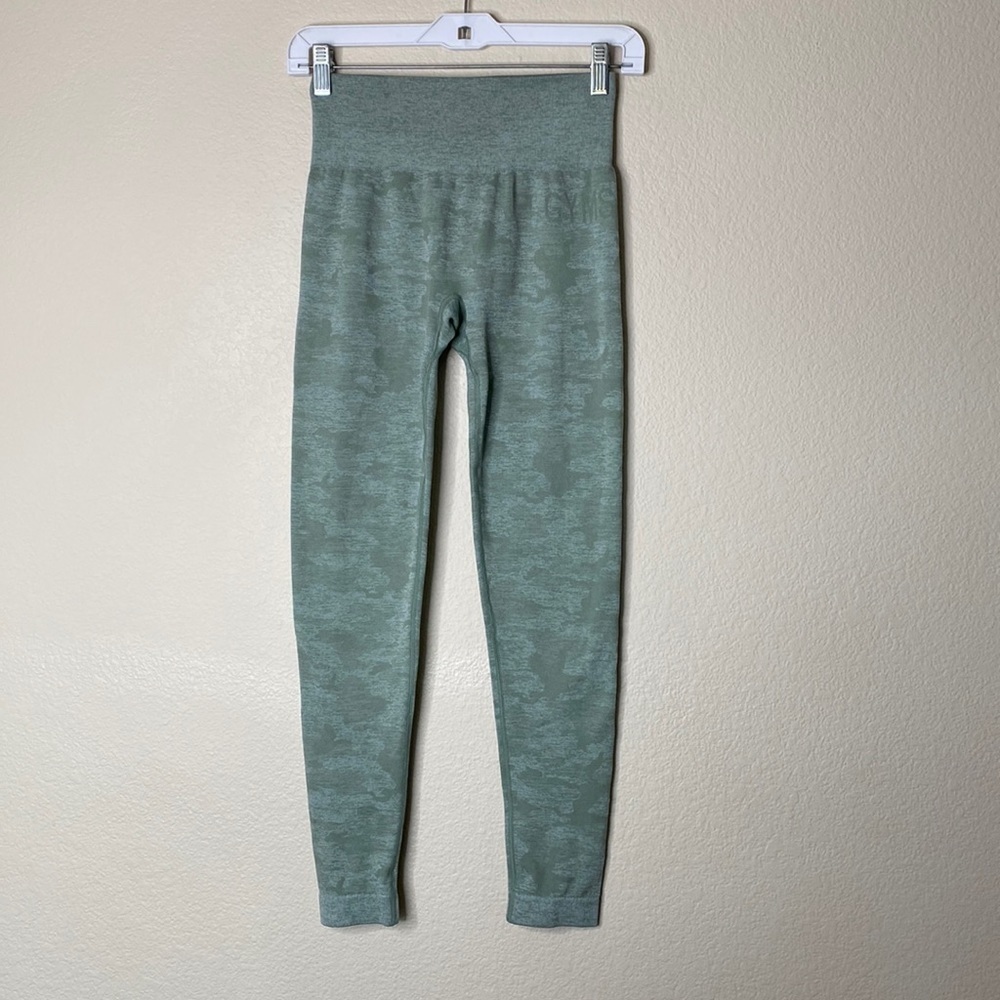 Gymshark camo seamless adapt leggings green camo small EUC